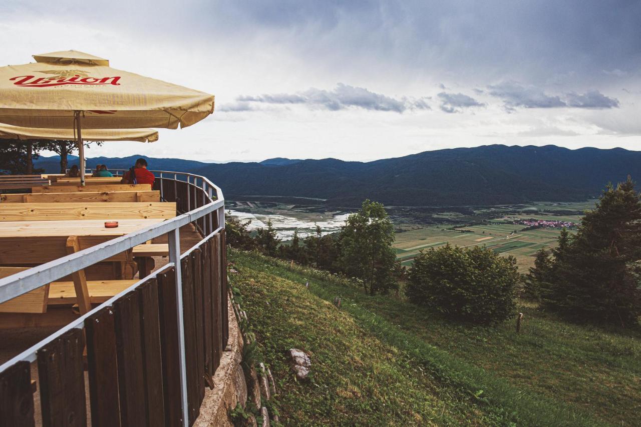 Dom Na Slivnici Bed & Breakfast Cerknica Eksteriør bilde