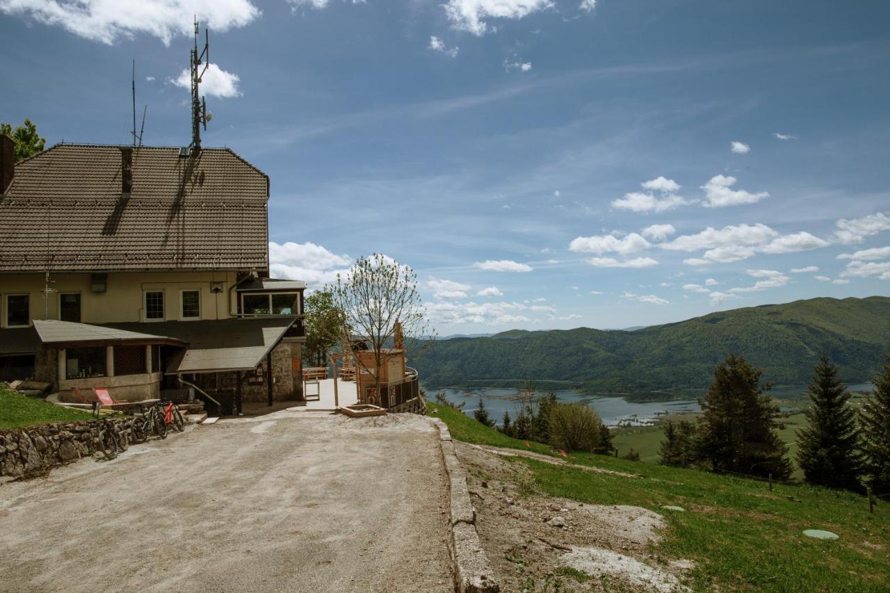 Dom Na Slivnici Bed & Breakfast Cerknica Eksteriør bilde